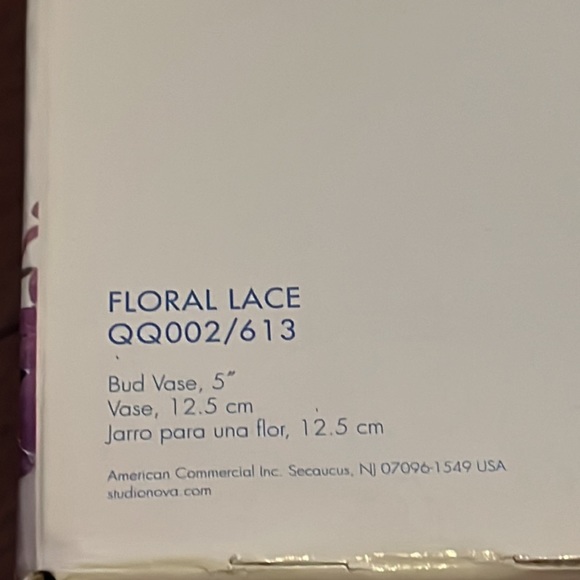 Studio Nova 5” bud vase - Picture 4 of 4